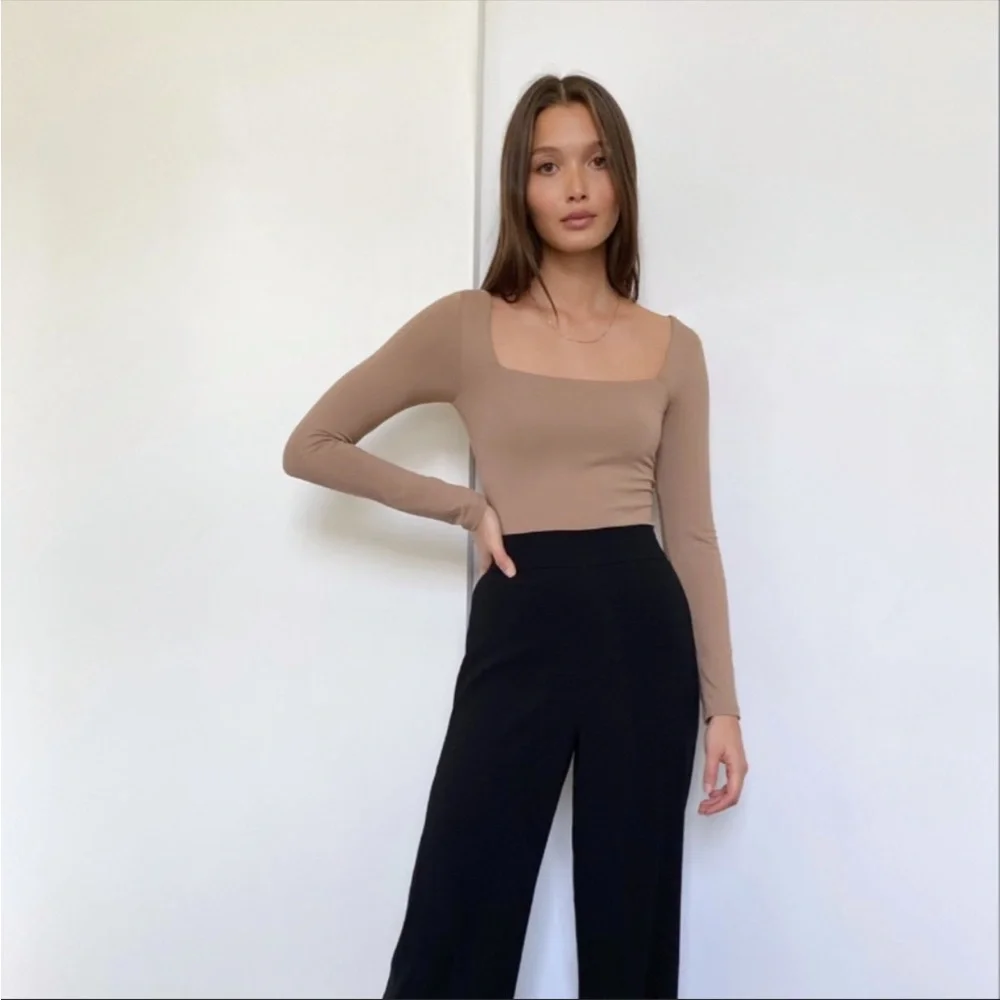 Babaton Contour Long Sleeve Bodysuit in Clay Med - Picture 3 of 9